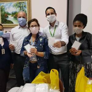 Sicredi Norte SC doa mil máscaras para Maternidade Darcy Vargas